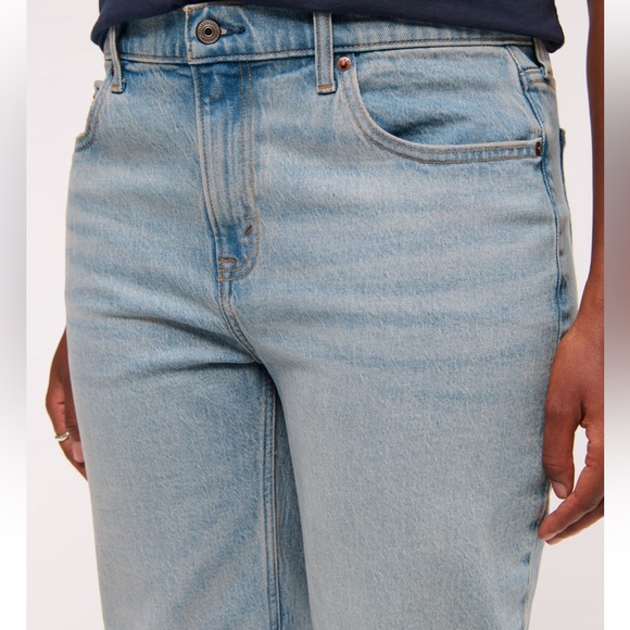 Abercrombie Mid Rise 90s Straight Jean - Picture 3 of 3